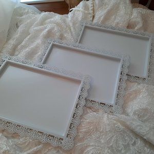 Set of three platters